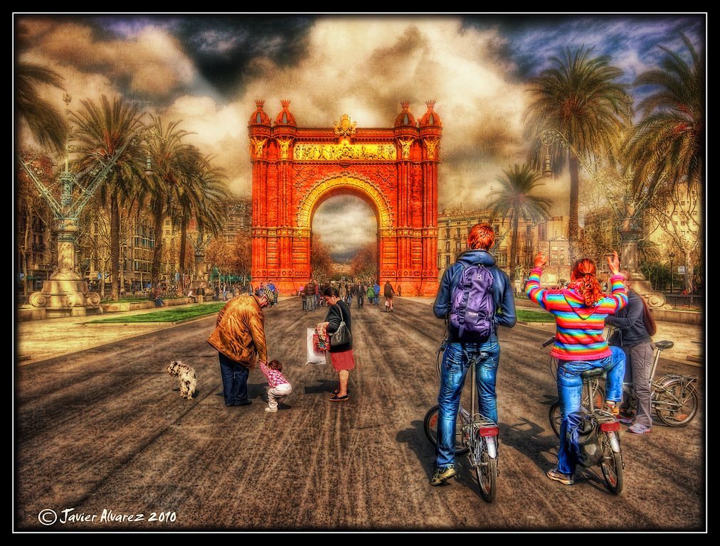 By javirunner (Flickr: Barcelona - Arco del Triunfo (08019/1053)) [CC BY-SA 2.0 (http://creativecommons.org/licenses/by-sa/2.0)], via Wikimedia Commons