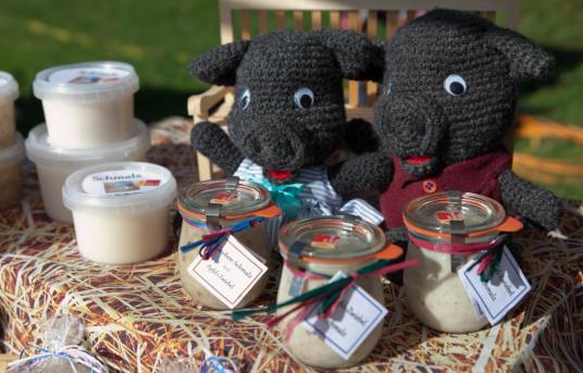 Adorable beings at the food amrket. Credit: ProSpecie Rara