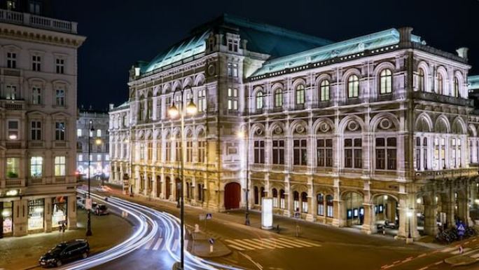 Traditional Vienna: Opera, music and mozart