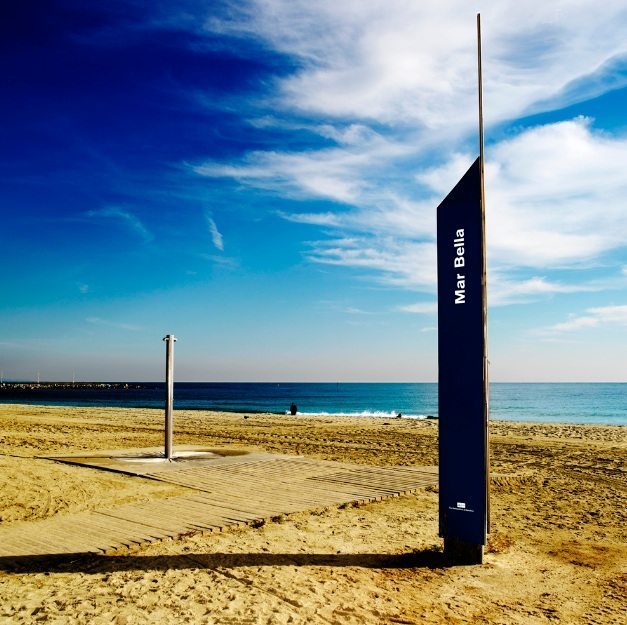 Amistat is located very close to the Mar Bella Beach.Picture source:amistatbeachhostel.com