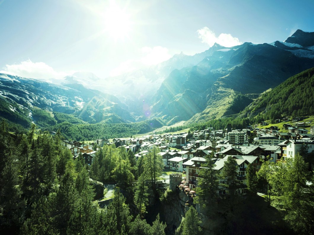 Where do Swiss locals gos kiing? Saas Fee is one of their favourites!Read more at 
